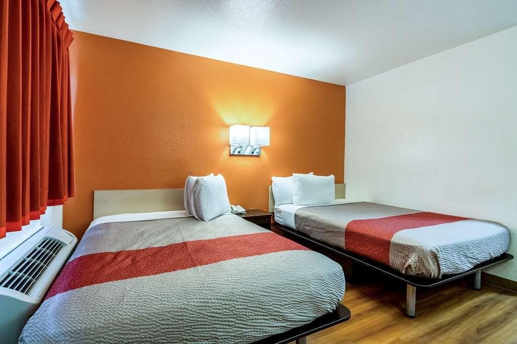 Motel 6 Lumberton