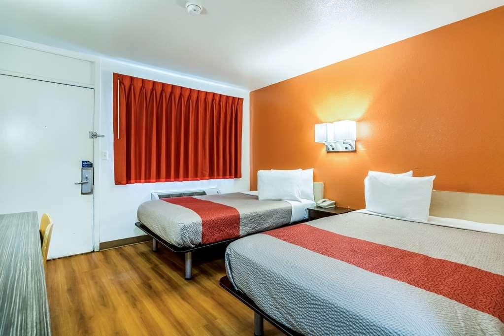 Motel 6 Lumberton