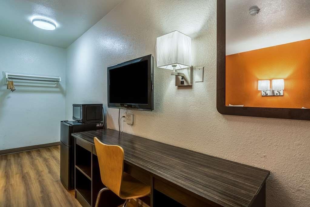 Motel 6 Lumberton