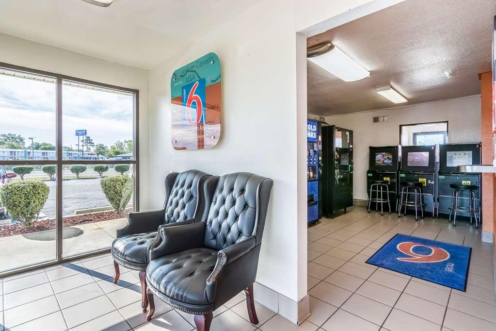 Motel 6 Lumberton
