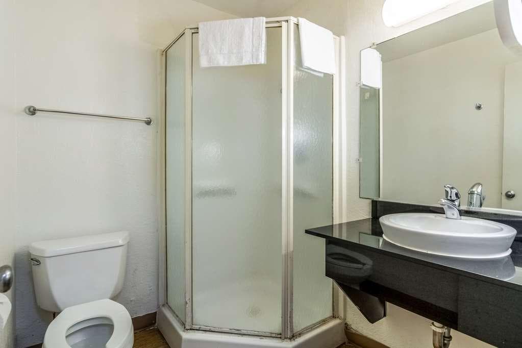 Motel 6 Lumberton