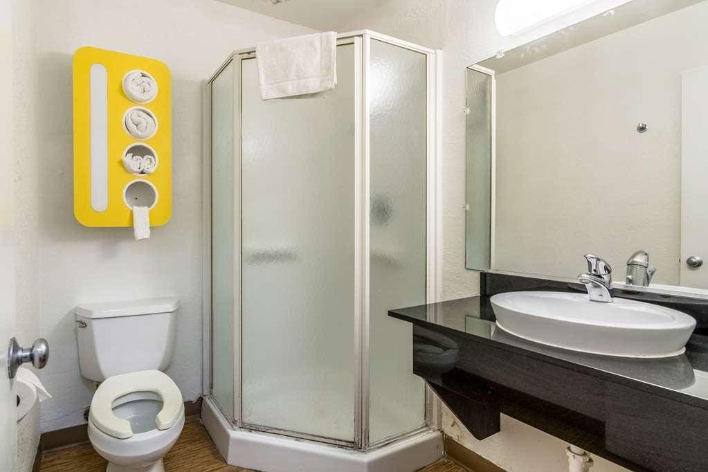Motel 6 Lumberton