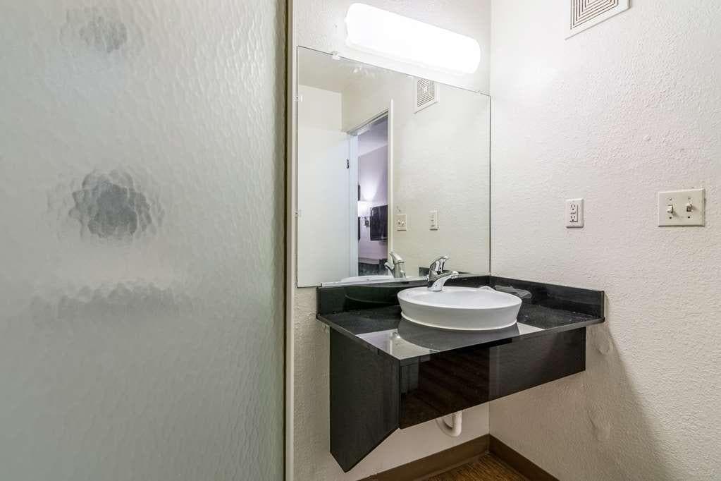 Motel 6 Lumberton