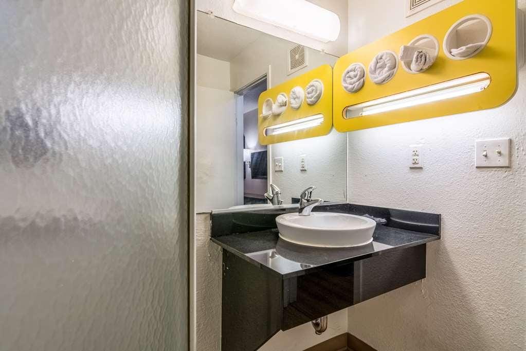 Motel 6 Lumberton