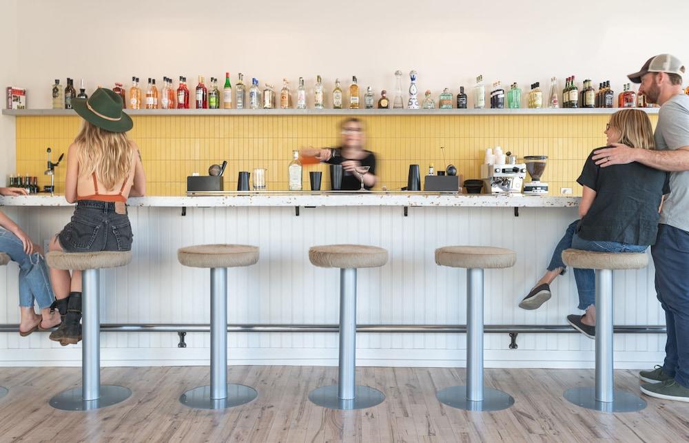 The Jesse Hotel & Bar