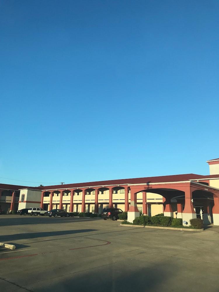 Day N Night Inn