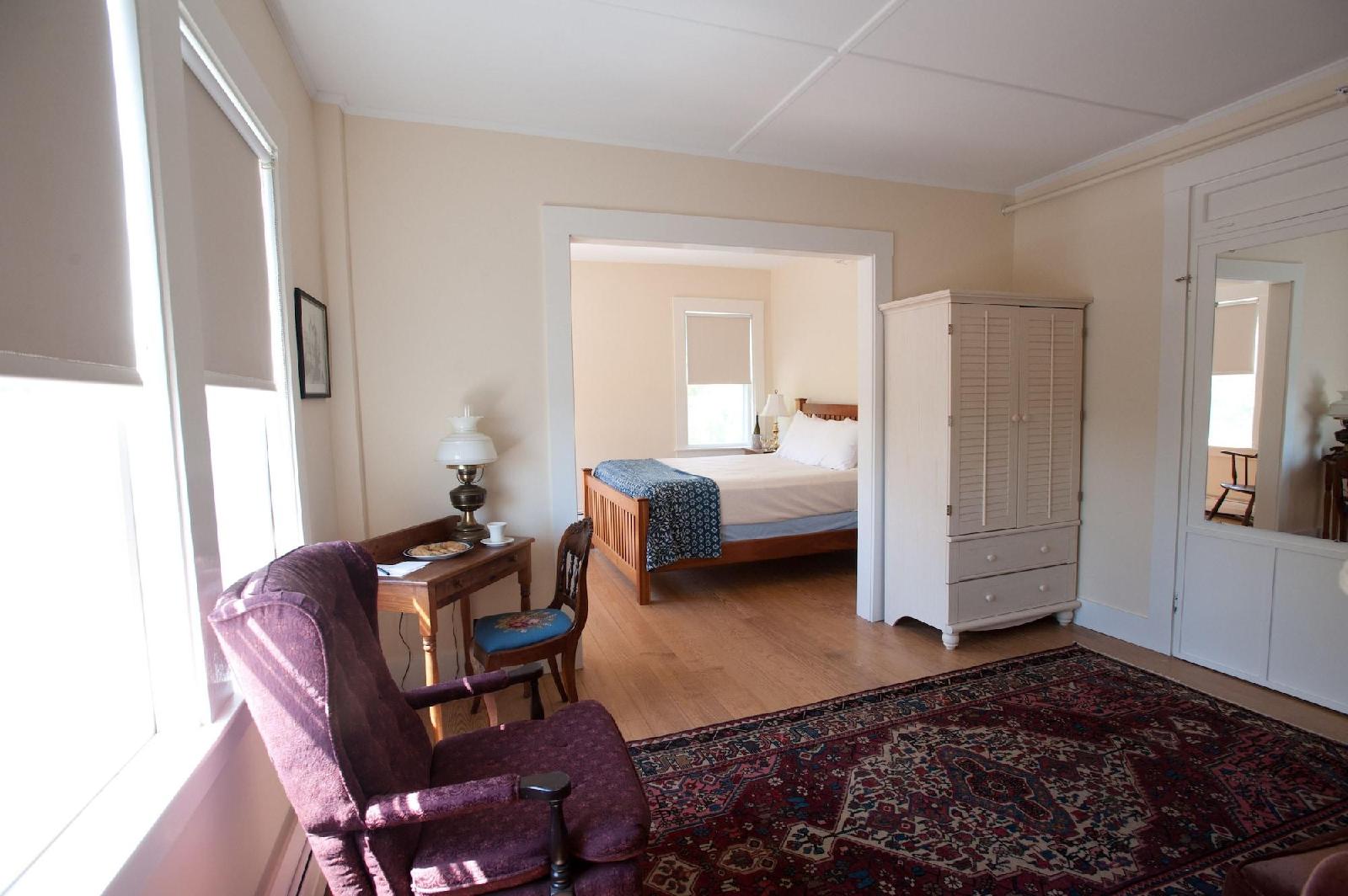 East Wind Inn