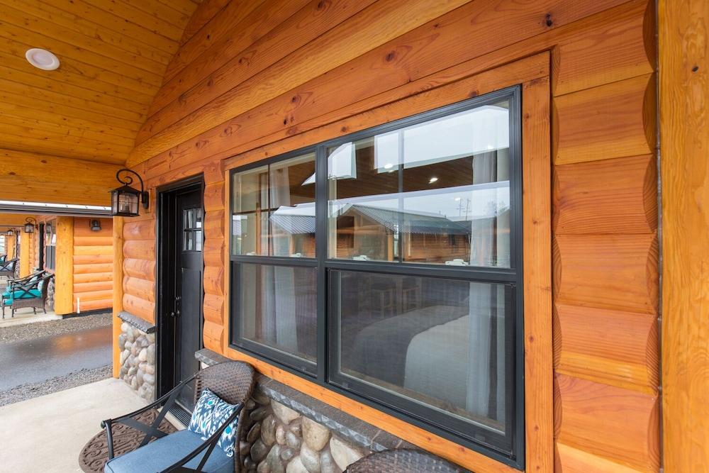 Woodland Inns