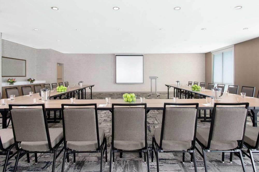 Home2 Suites by Hilton Long Island Brookhaven