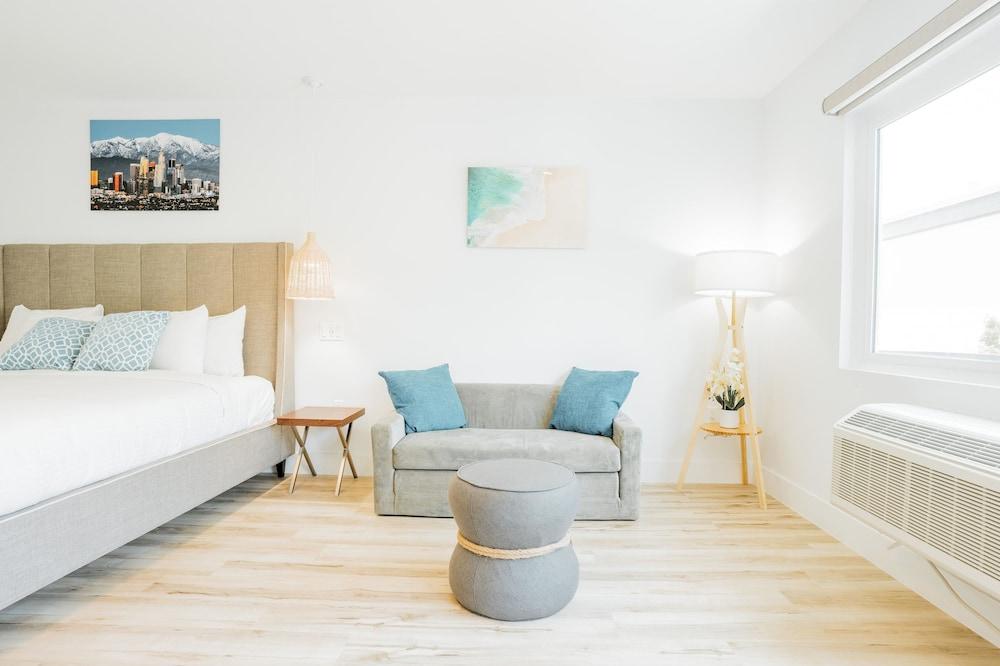 The Belmont Shore Inn