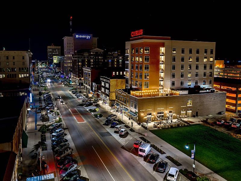 Cyrus Hotel