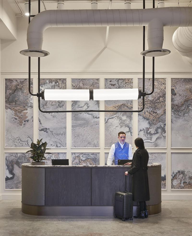 Cyrus Hotel
