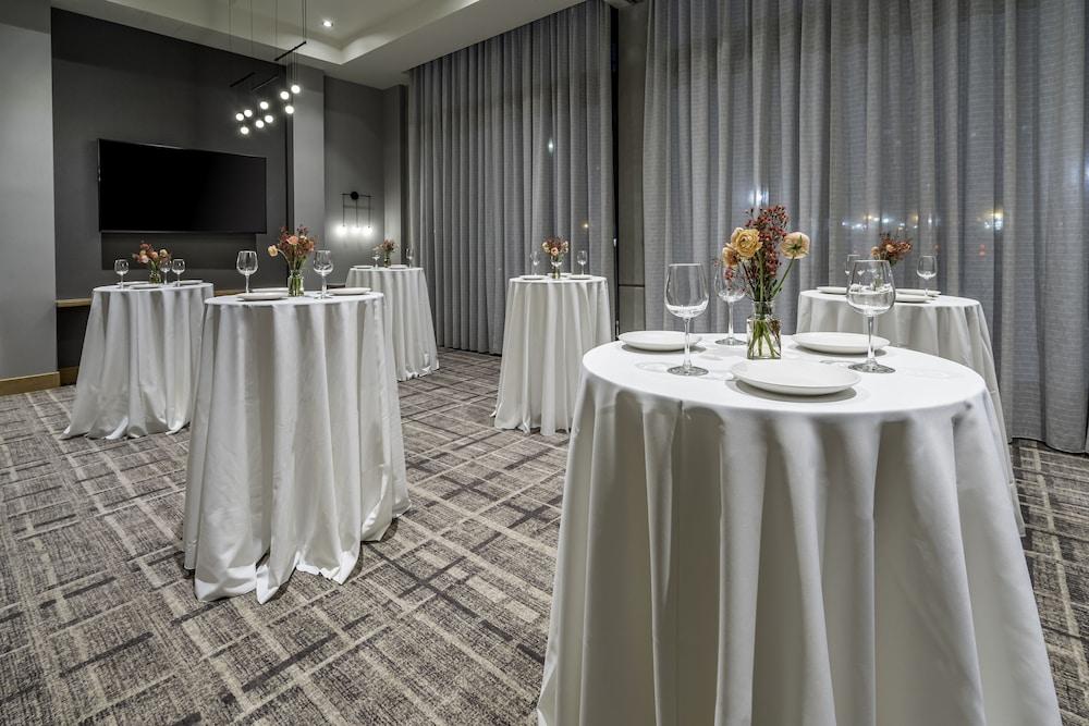 The Fort Sutter Hotel Sacramento, Tapestry Collection by Hilton