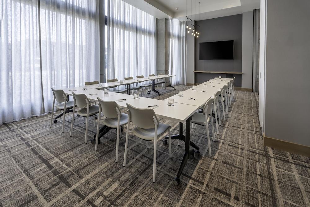 The Fort Sutter Hotel Sacramento, Tapestry Collection by Hilton