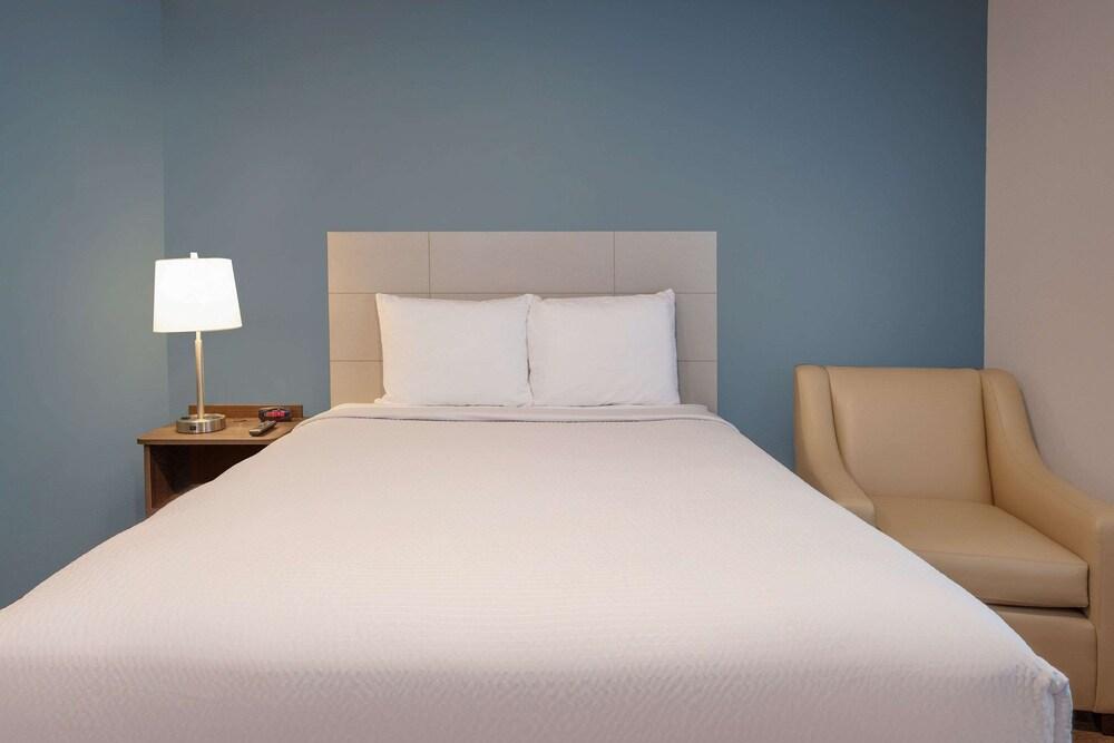 WoodSpring Suites Washington DC East Arena Drive