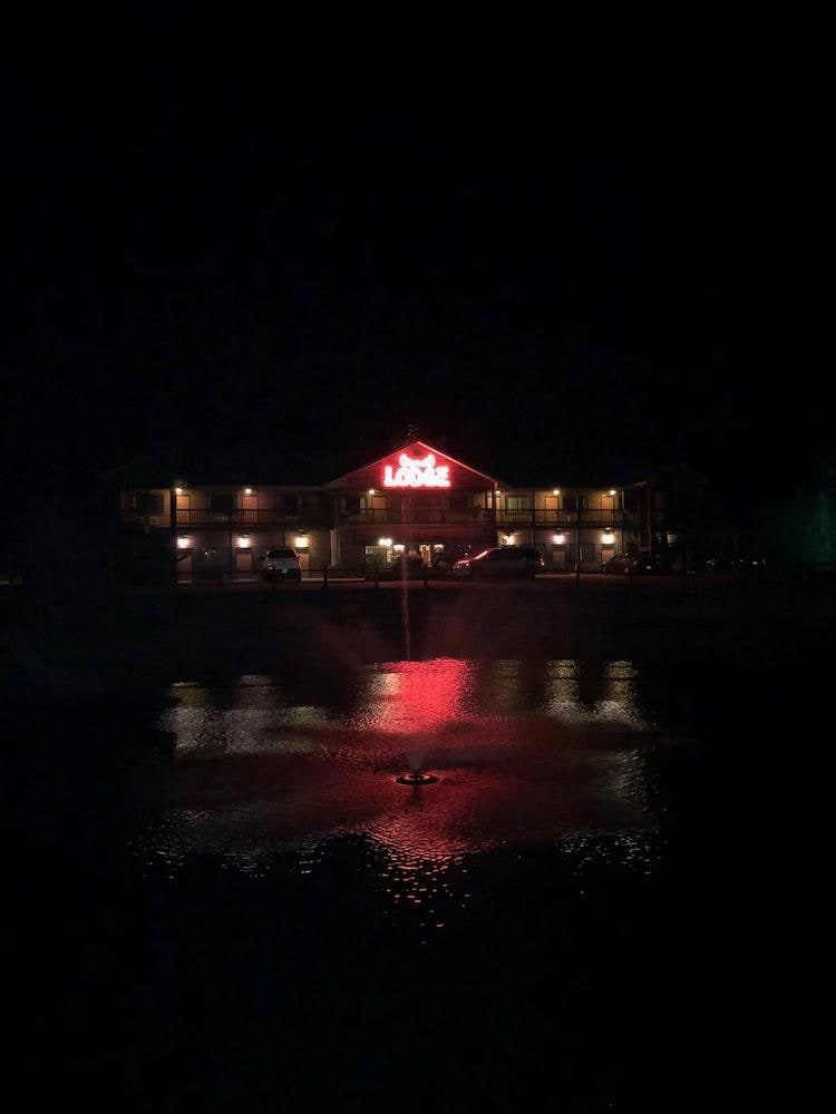 Bullwinkle’s Rustic Motel