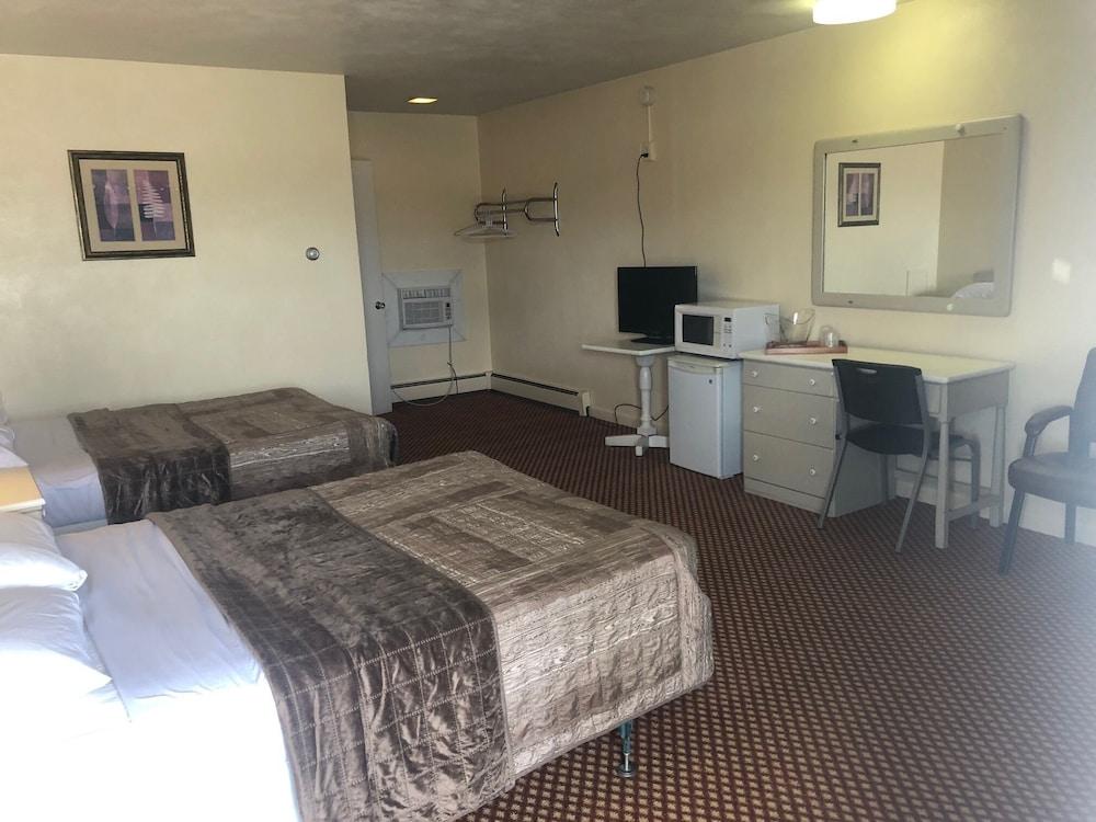 Brewer Motor Inn