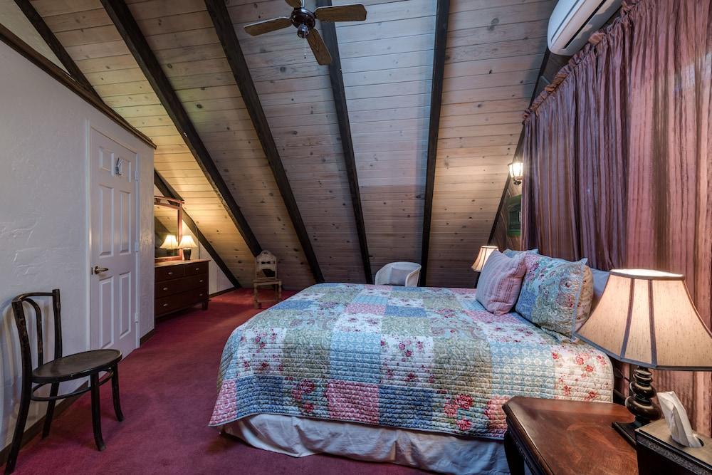 The Davies Family Inn at ShadowRidge Road