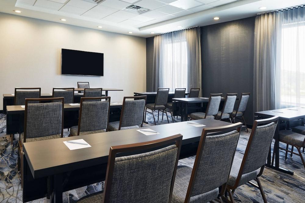 Fairfield Inn & Suites Kansas City Belton