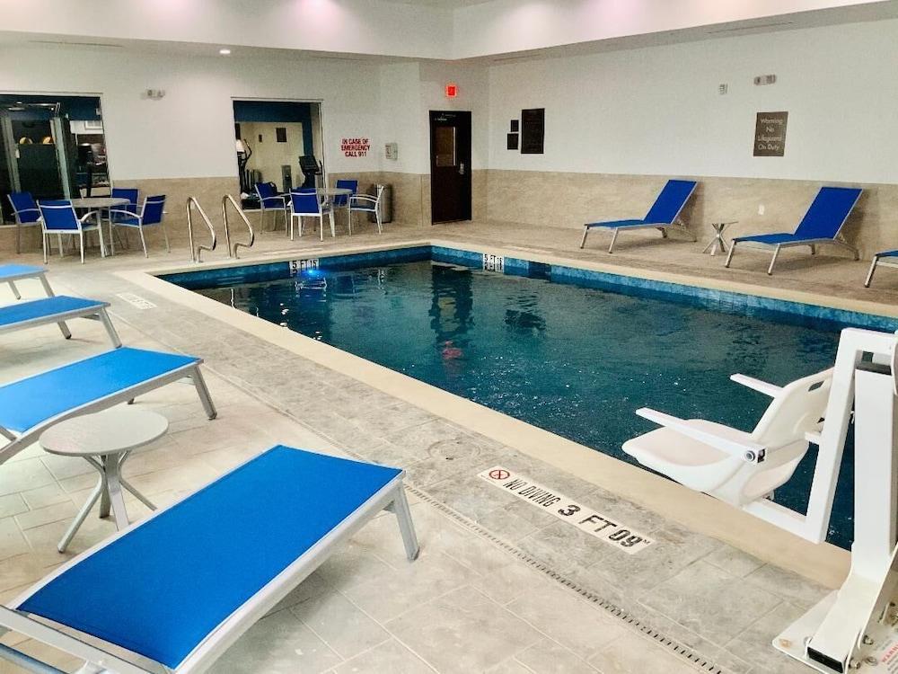 Comfort Suites