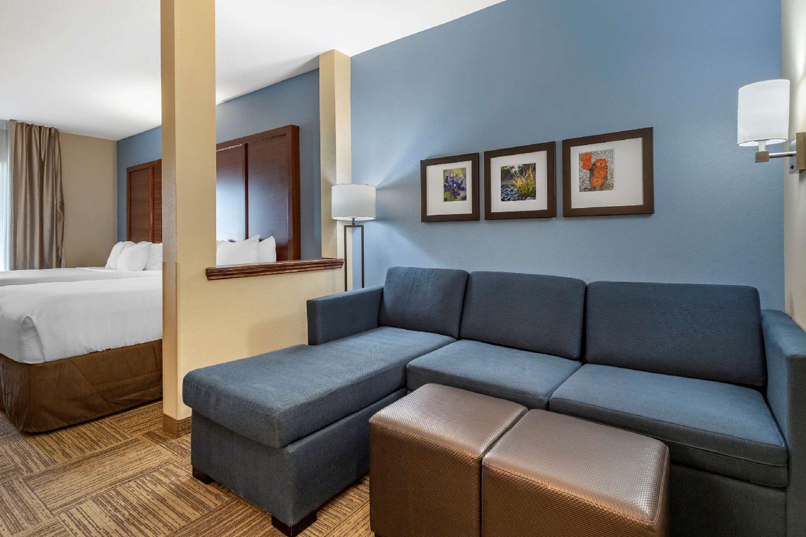 Comfort Suites