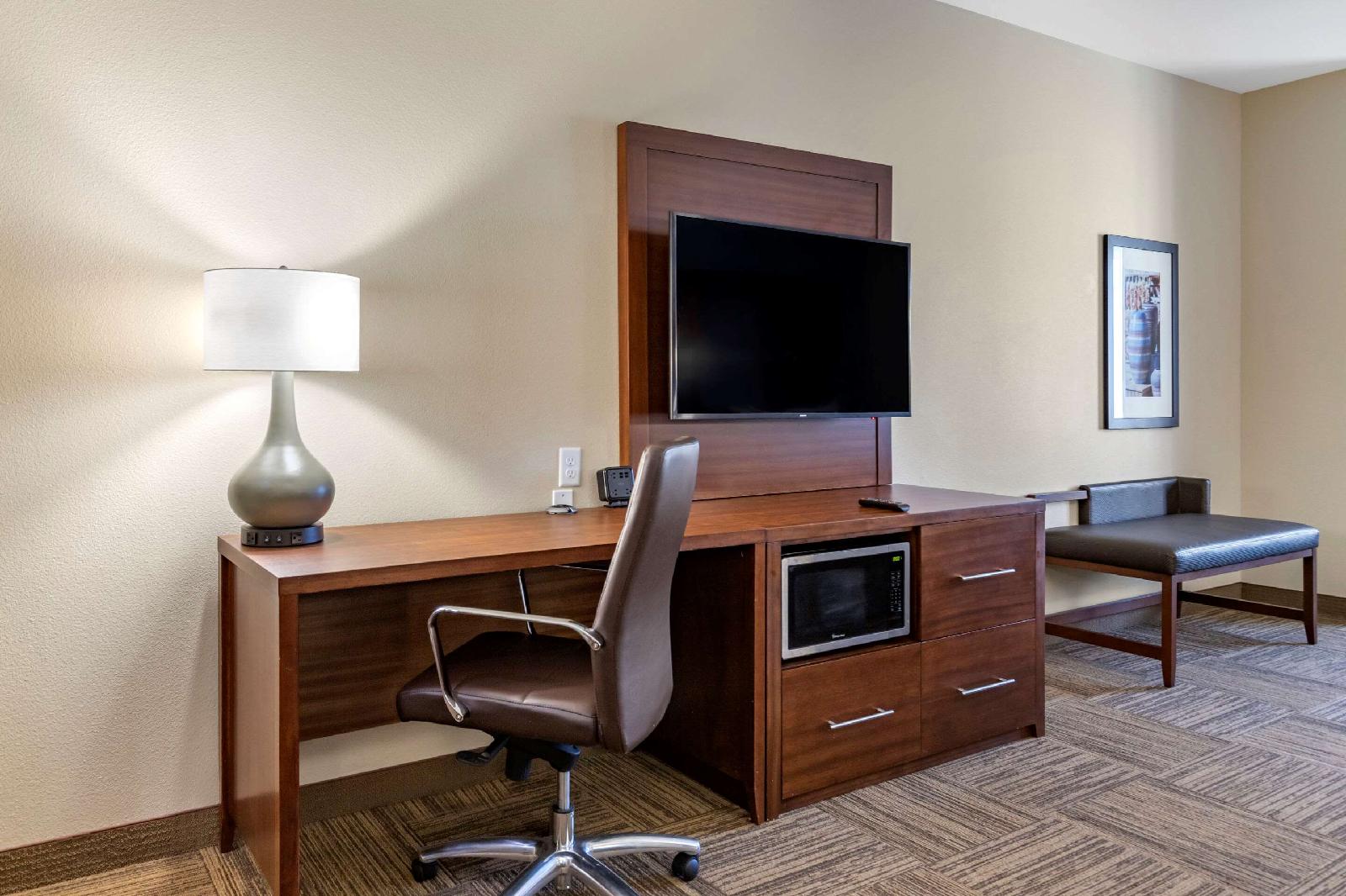 Comfort Suites