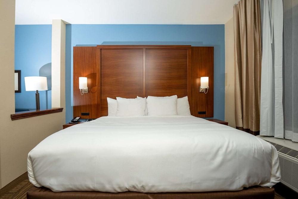 Comfort Suites