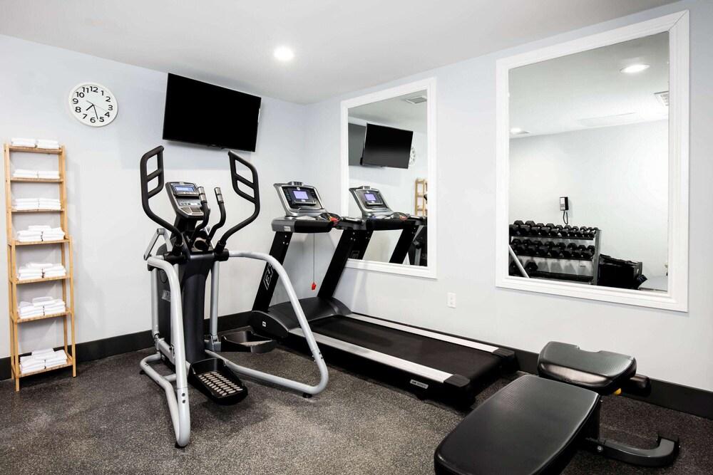 La Quinta Inn and Suites by Wyndham Long Island City