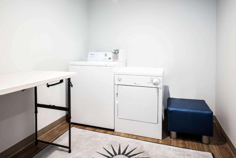 La Quinta Inn and Suites by Wyndham Long Island City