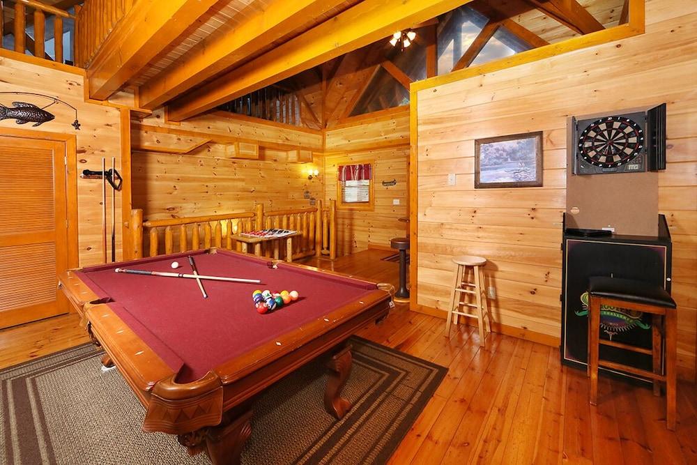 Mountain Movie Inn