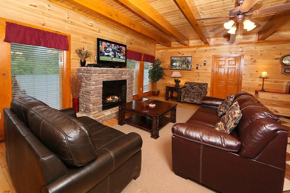 Mountain Movie Inn