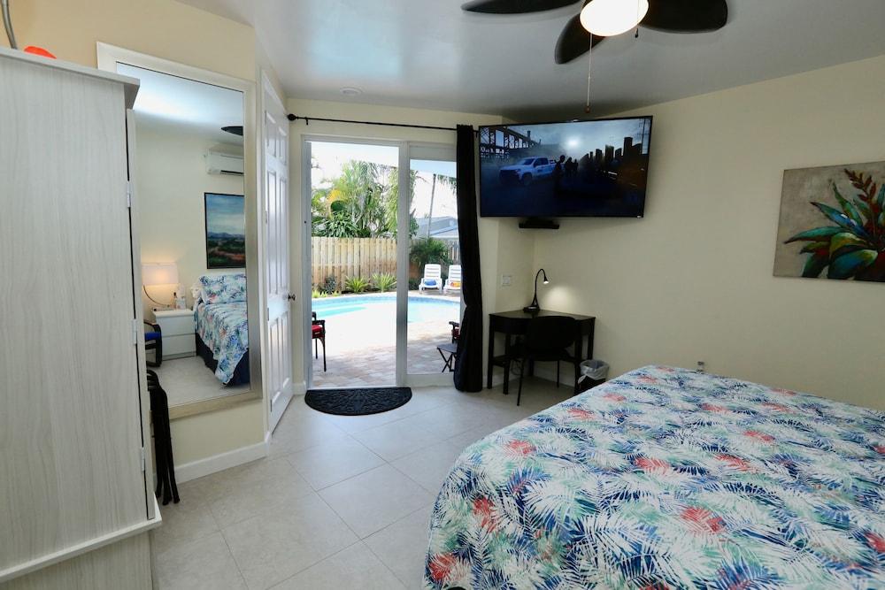 Fantasy Island Inn Caters to Men