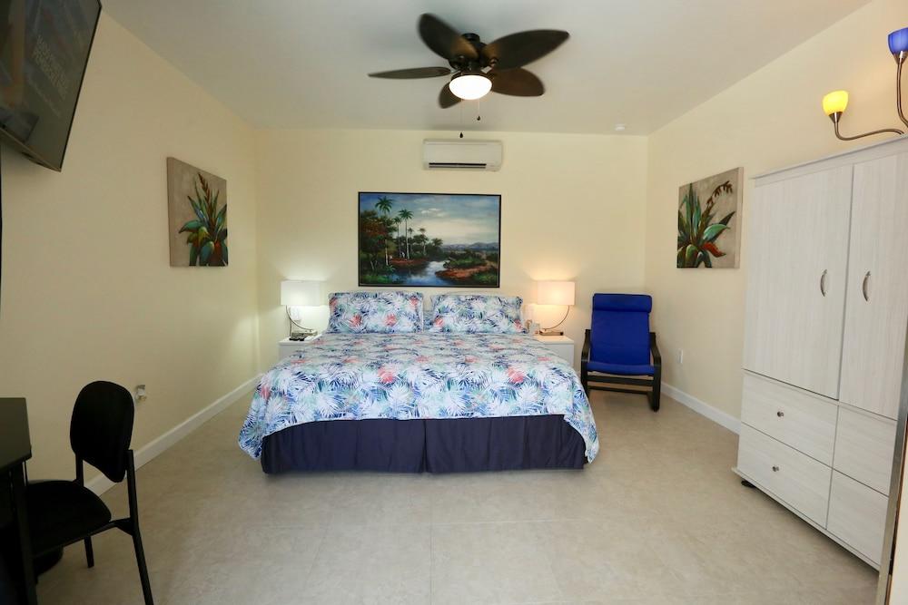 Fantasy Island Inn Caters to Men