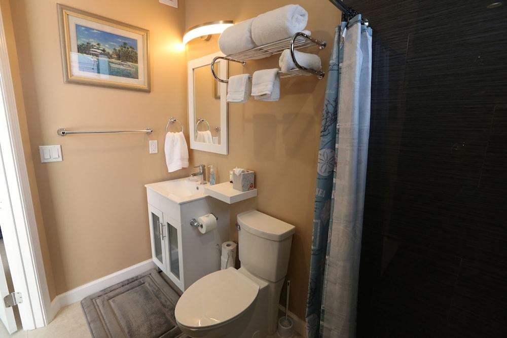 Fantasy Island Inn Caters to Men