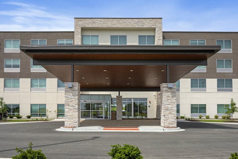 Holiday Inn Express & Suites Bourbonnais East - Bradley