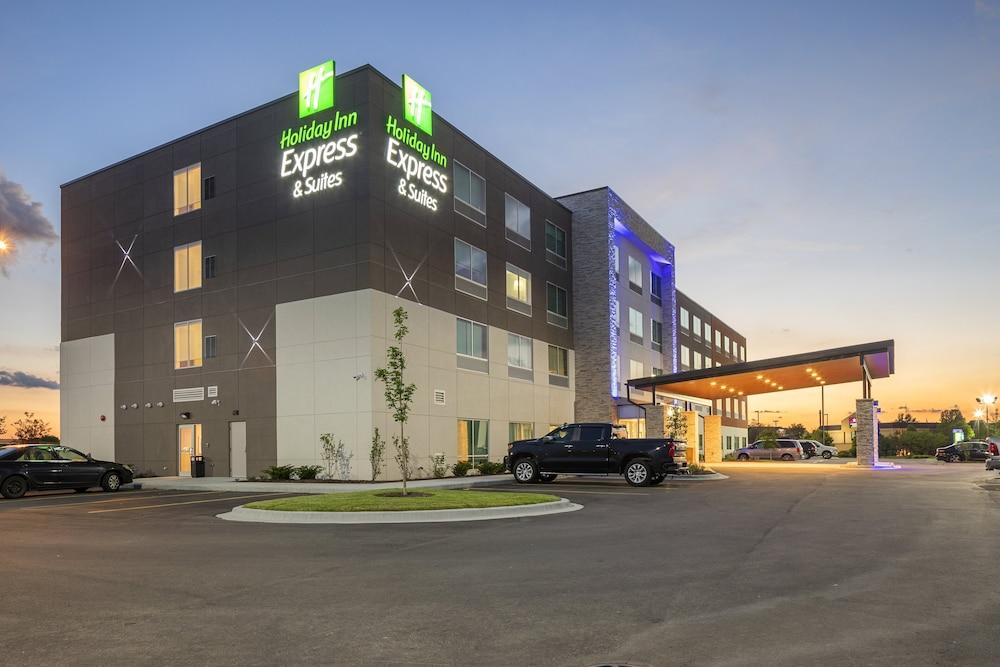 Holiday Inn Express & Suites Bourbonnais East - Bradley