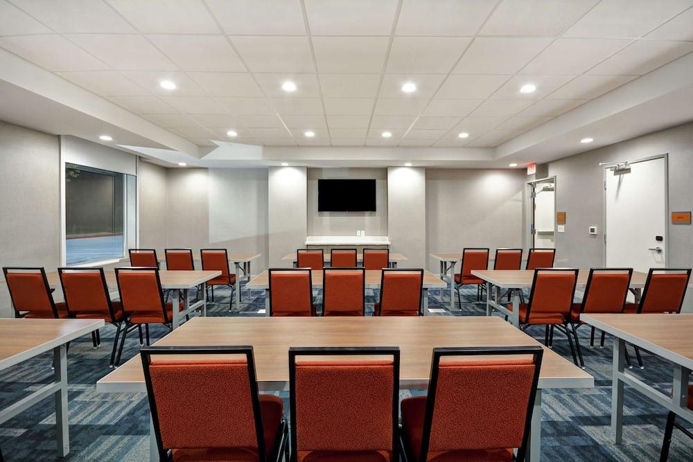 Home2 Suites by Hilton Houston Westchase, TX