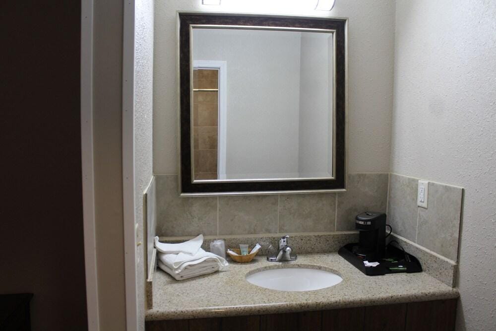 Regency Inn