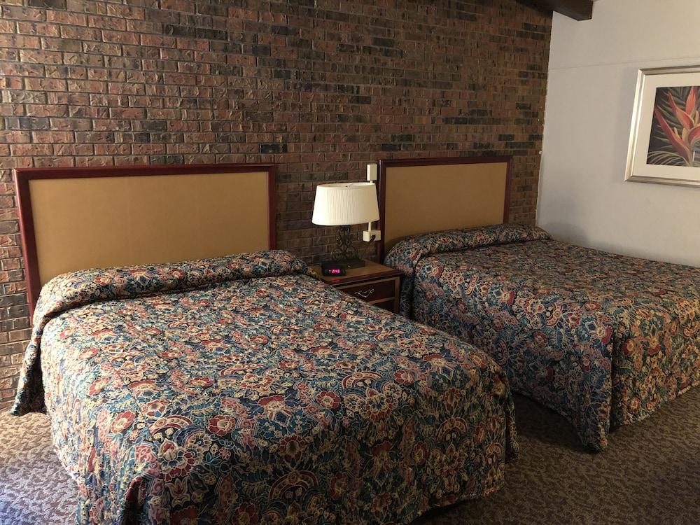 Dunes Inn