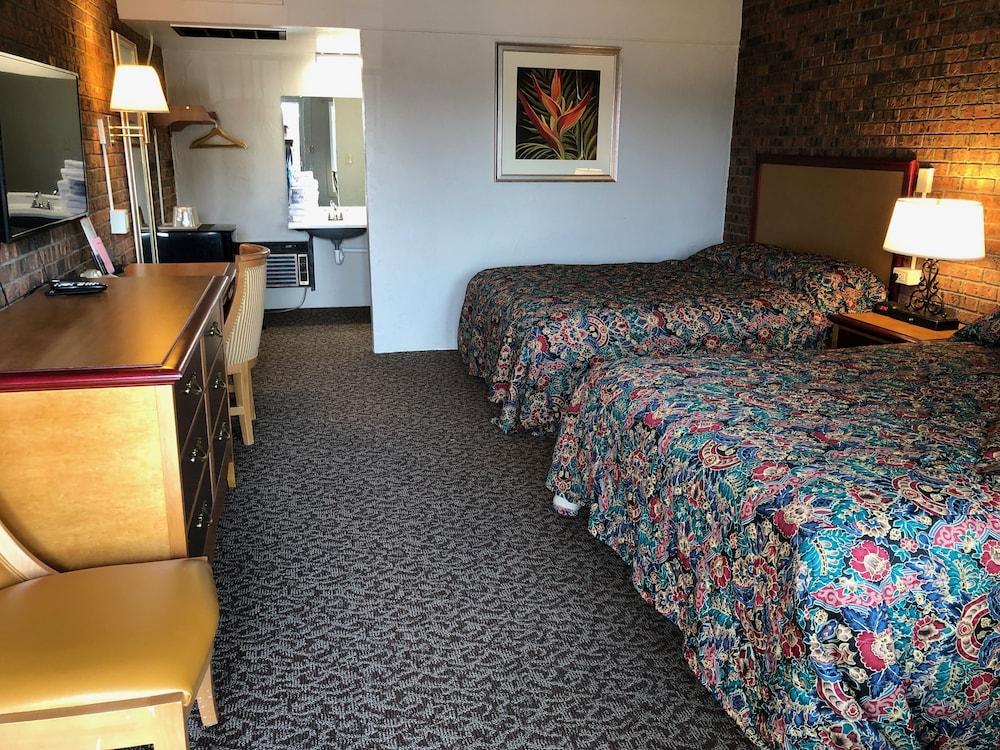 Dunes Inn