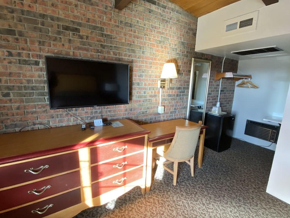 Dunes Inn