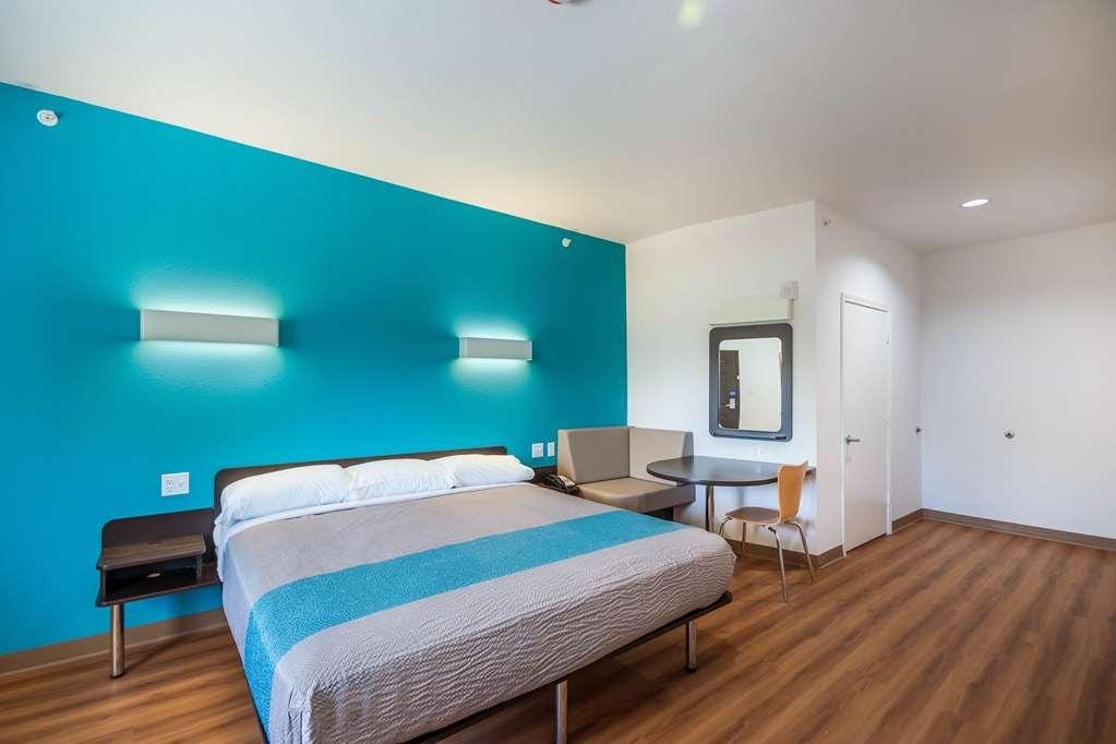 Motel 6 Channelview