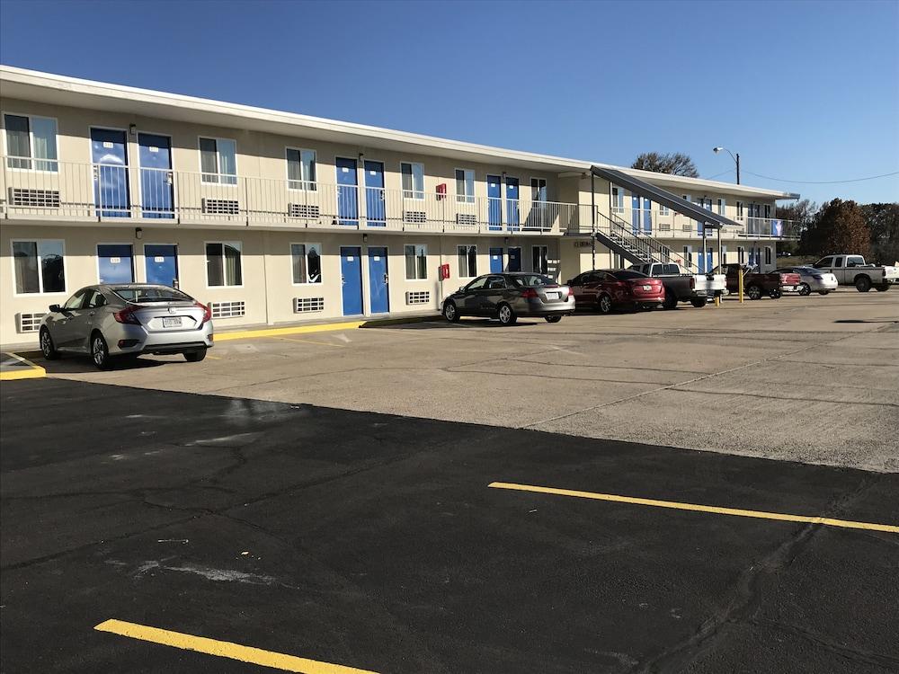 Motel 6 Alma