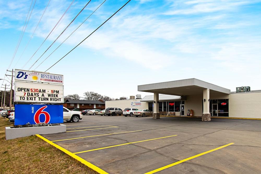 Motel 6 Alma