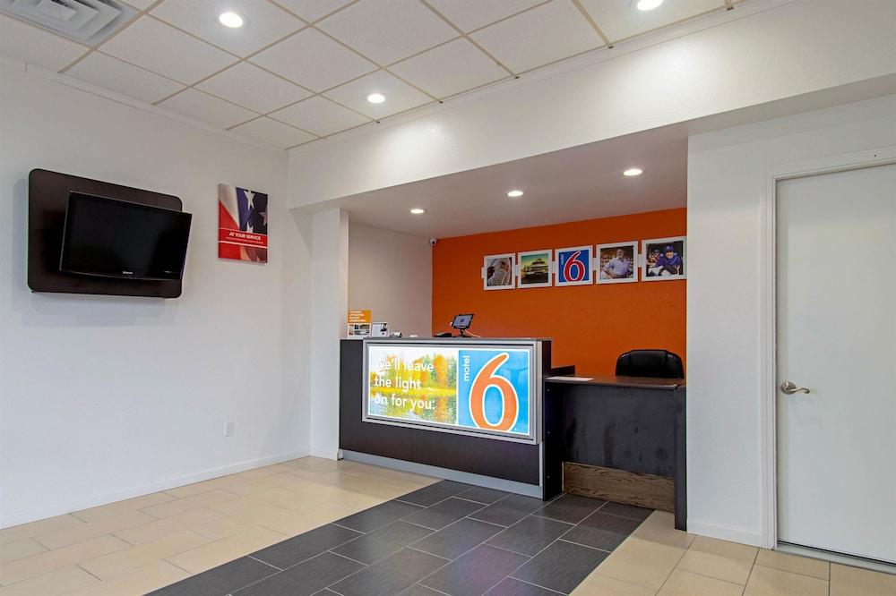 Motel 6 Alma