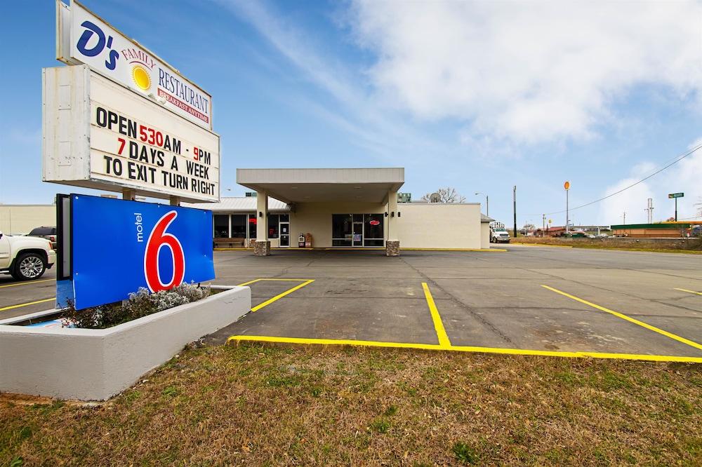 Motel 6 Alma