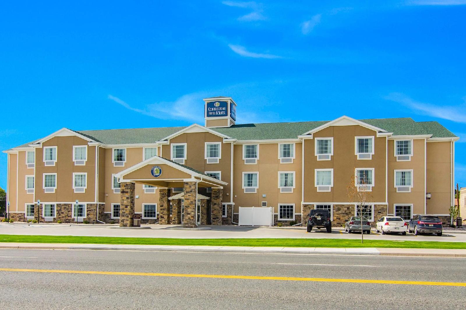 Cobblestone Hotel & Suites Torrington