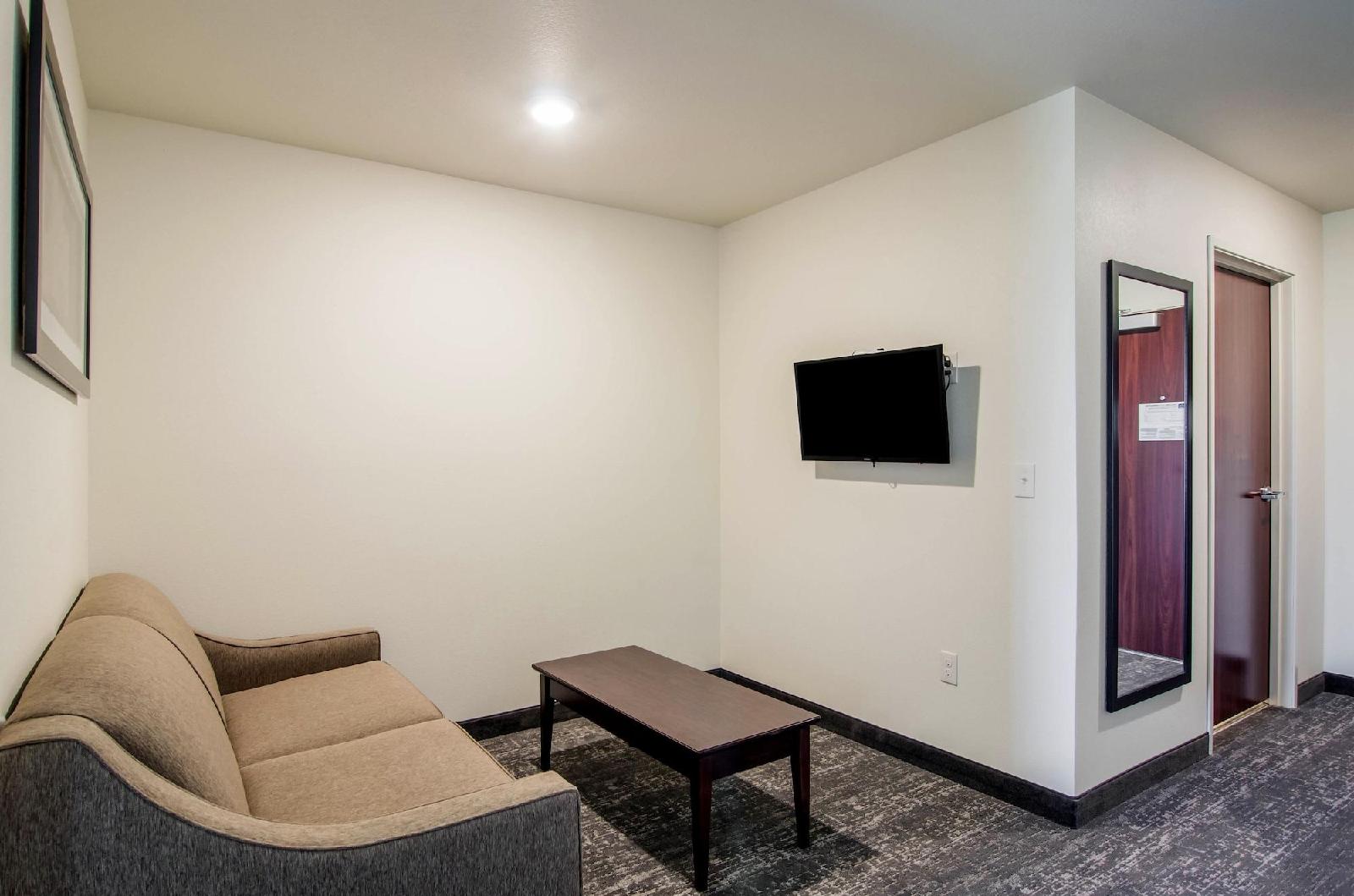 Cobblestone Hotel & Suites Torrington