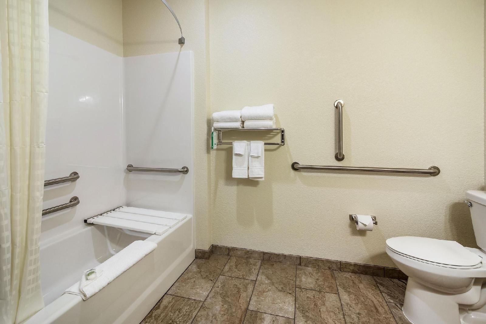 Cobblestone Hotel & Suites Torrington