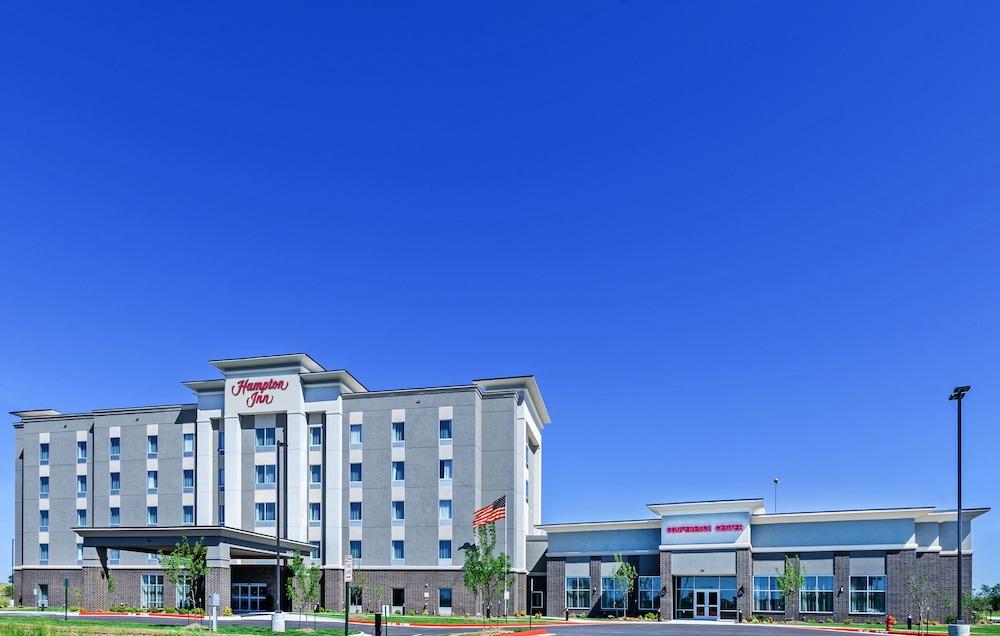 Hampton Inn by Hilton Gardner Convention Center